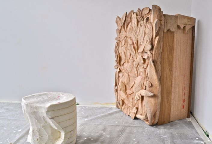 Wir schnitzen eine moderne Küche – Wandkunst Hamburg – Tomasz Kielbasa